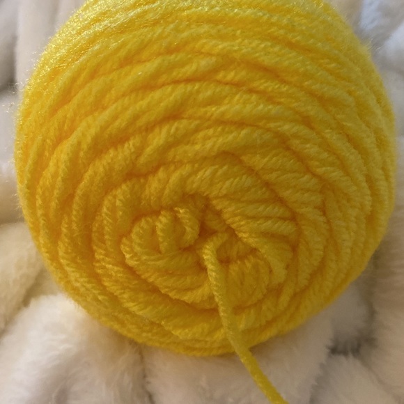 Red Heart Super Saver Yarn Bright Yellow 0324 Complete Skein 100% Acrylic 364,yd - Picture 8 of 8